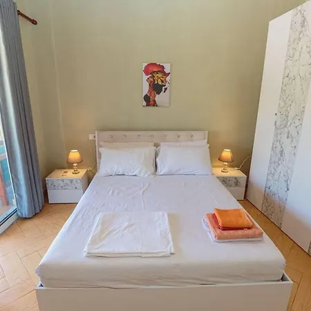 Super Spacious Rooftop Flat / Amazing City View Apartment Vlorë