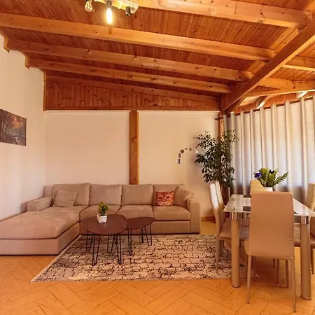 Super Spacious Rooftop Flat / Amazing City View *