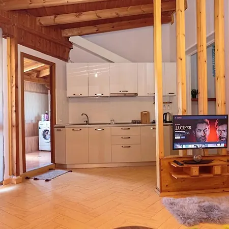 Super Spacious Rooftop Flat / Amazing City View Vlorë