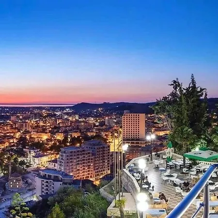 Super Spacious Rooftop Flat / Amazing City View Apartament Wlora
