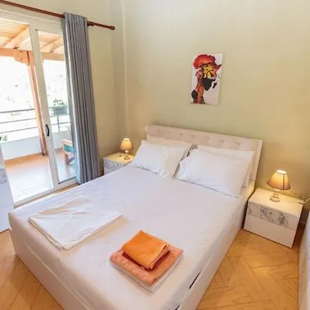 Super Spacious Rooftop Flat / Amazing City View