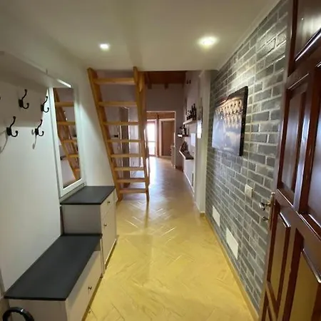 Super Spacious Rooftop Flat / Amazing City View * Wlora