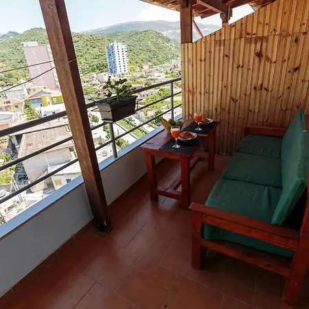 Super Spacious Rooftop Flat / Amazing City View Apartment Vlorë