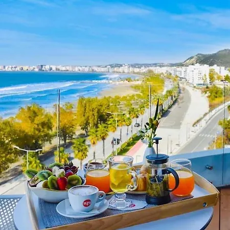 Super Spacious Rooftop Flat / Amazing City View