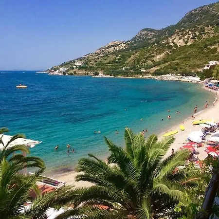 Super Spacious Rooftop Flat / Amazing City View * Vlorë