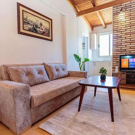 Apartament Super Spacious Rooftop Flat / Amazing City View *