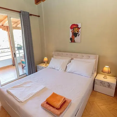 Super Spacious Rooftop Flat / Amazing City View *