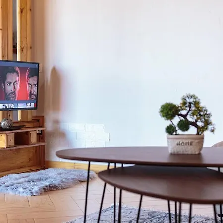 Super Spacious Rooftop Flat / Amazing City View Lägenhet *